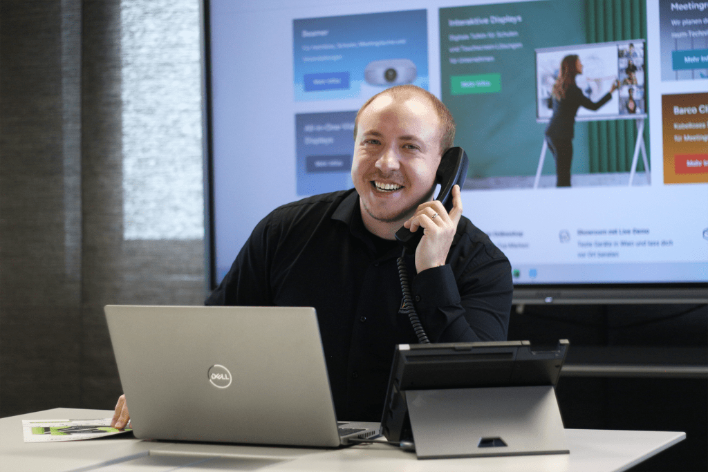 Unser Team von projektor.at beratet dich gerne zur Planung deines Konferenzraums, Klassenzimmers oder LED-Wall Projekts!