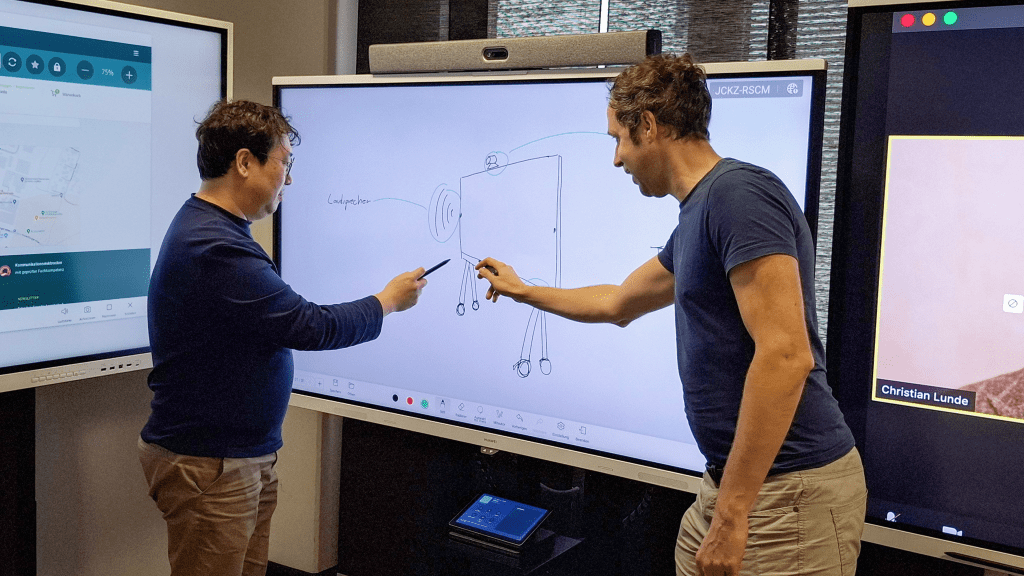 Touch Display testen im Showroom in 1230 Wien
